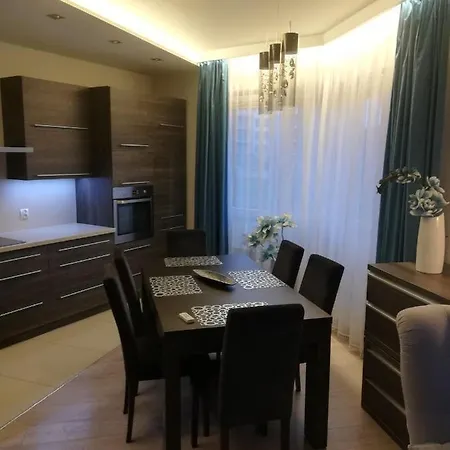 Apartament Karina ,centrum,blisko Plazy Miejsce Parkingowe Strzezone Daire